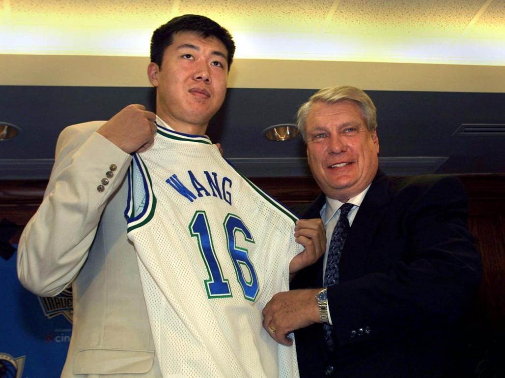 广东篮球vs上海直播,今晚这场CBA对决,凭什么让人熬夜也要看? 广东篮球vs上海直播,今晚这场CBA对决,凭什么让人熬夜也要看?